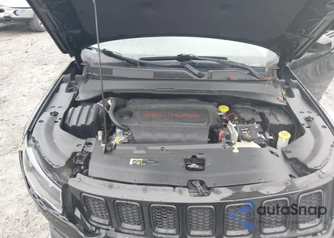 2018 Jeep Compass Altitude 4X4 z USA, uszkodzony, nr VIN 3C4NJDBB9JT456446